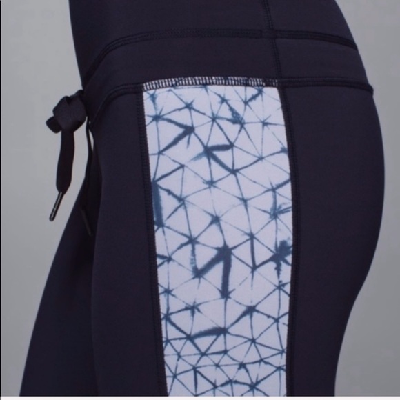 Lululemon Retreat 7/8 Leggings Size 0 - Picture 3 of 8